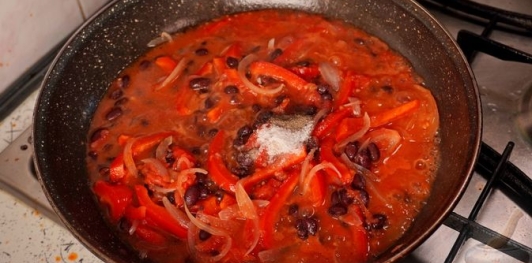 Шакшука с креветками