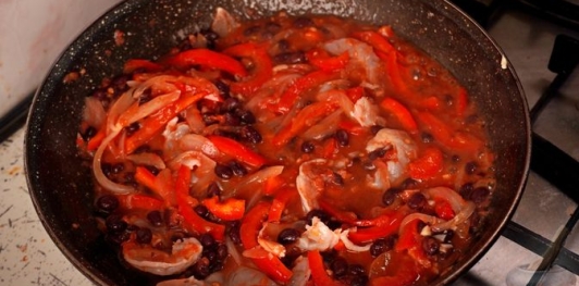 Шакшука с креветками