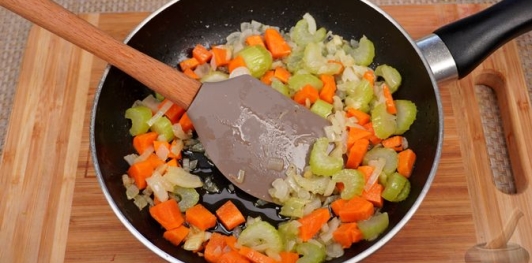 Сливочный суп с копчёной курицей