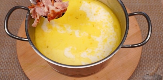Сливочный суп с копчёной курицей