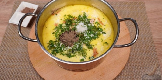 Сливочный суп с копчёной курицей