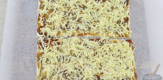 Слоёные палочки с сыром