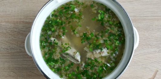 Суп с мойвой, картофелем и рисом