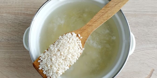 Суп с мойвой, картофелем и рисом