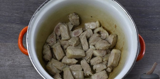 Суп со свининой и яблоками