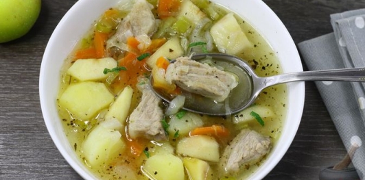 Суп со свининой и яблоками