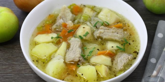 Суп со свининой и яблоками