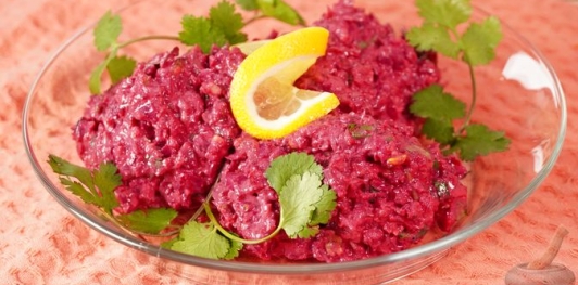 Свекольный крем-дип с тахини и грецкими орехами
