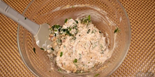 Свекольный крем-дип с тахини и грецкими орехами