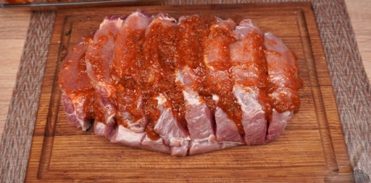 Свинина, запечённая с яблоками