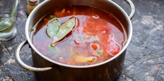 Томатный суп со стручковой фасолью и болгарским перцем