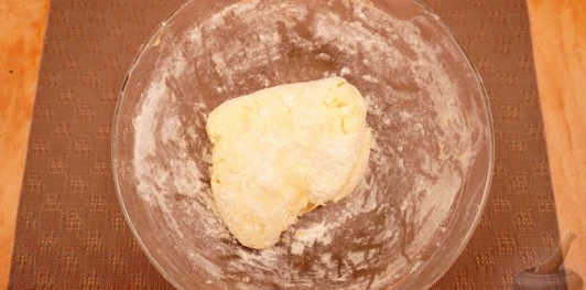 Творожная галета с грушами и корицей