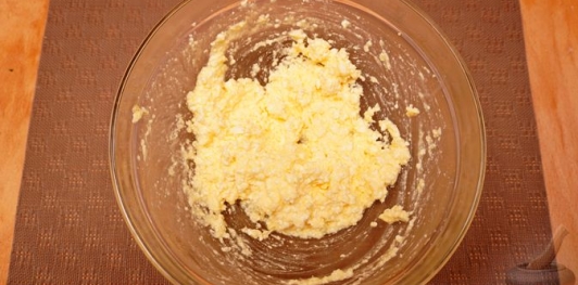 Творожная галета с грушами и корицей