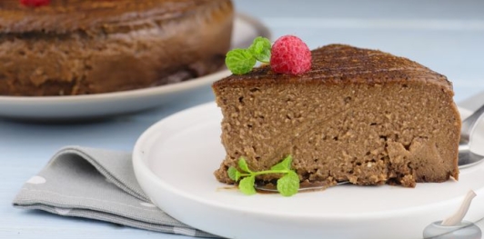 Творожная запеканка без муки и манки, с бананом и какао