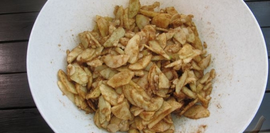 Венский яблочный штрудель с изюмом и корицей