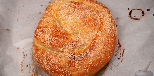 Вертута из слоёного теста с тушёной капустой и грибами