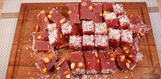 Виноградный рахат-лукум с орехами (на крахмале)