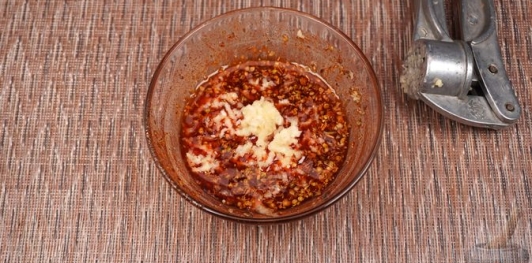 Запечённые помидоры с брынзой и орехами