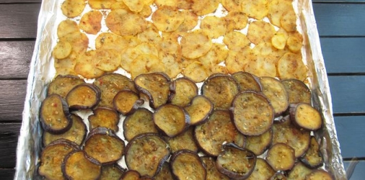 Запеканка из баклажанов и картофеля
