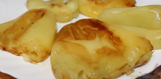 Жареный болгарский перец с сыром и зеленью