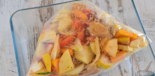 Жаркое из курицы, с тыквой и айвой (в духовке)