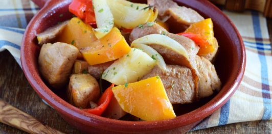 Жаркое из курицы, с тыквой и айвой (в духовке)