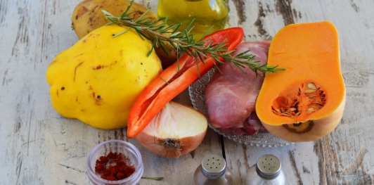 Жаркое из курицы, с тыквой и айвой (в духовке)