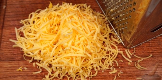 Белые грибы, запечённые с сыром и сметаной