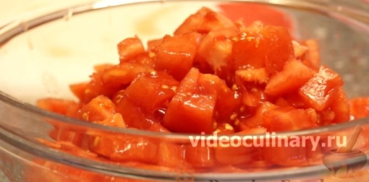 Домашняя лапша с томатным соусом
