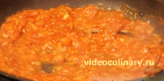 Домашняя лапша с томатным соусом