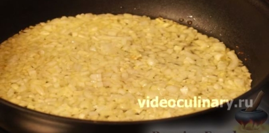 Домашняя лапша с томатным соусом