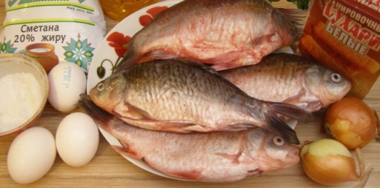 Караси жареные в сметане