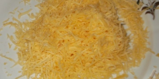 Помидоры, фаршированные сыром, яйцом и майонезом