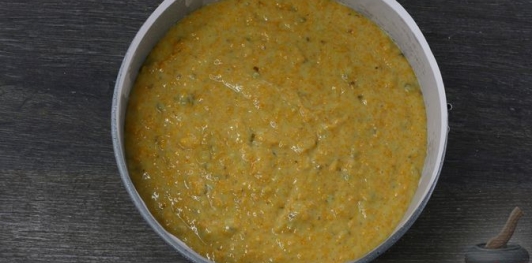 Тыквенно-апельсиновый торт с грецкими орехами и сметанным кремом