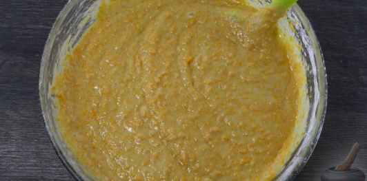 Тыквенно-апельсиновый торт с грецкими орехами и сметанным кремом