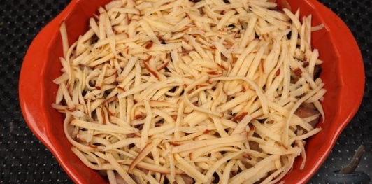 Баклажаны, запечённые с копчёным сыром