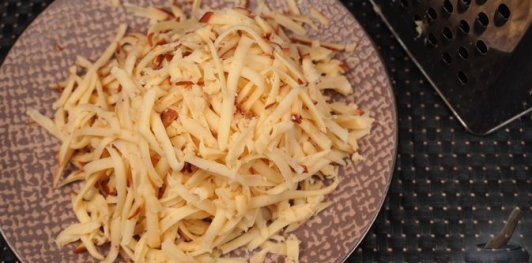 Баклажаны, запечённые с копчёным сыром
