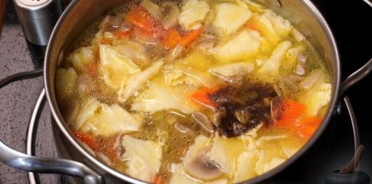 Грибной суп с рваными галушками