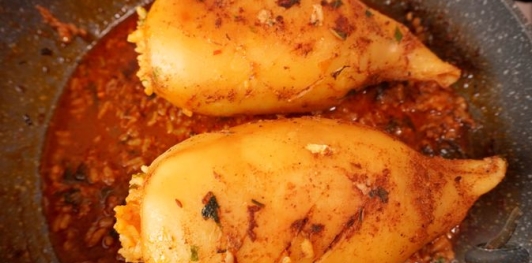 Кальмары, фаршированные рисом с креветками по-мароккански