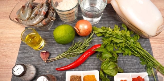 Кальмары, фаршированные рисом с креветками по-мароккански