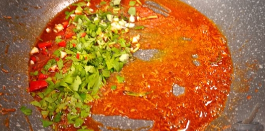 Кальмары, фаршированные рисом с креветками по-мароккански