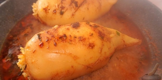 Кальмары, фаршированные рисом с креветками по-мароккански