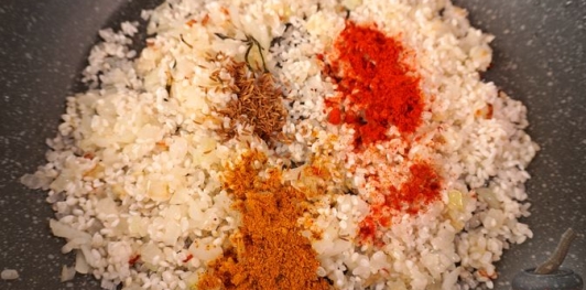 Кальмары, фаршированные рисом с креветками по-мароккански