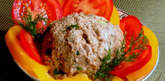 Куриный паштет с черносливом