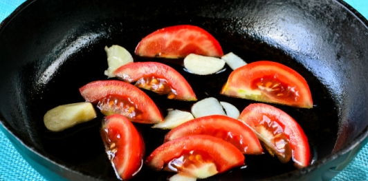 Макароны с помидорами и фасолью