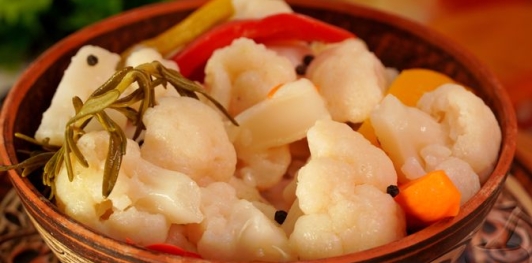 Маринованная цветная капуста с болгарским перцем и морковью