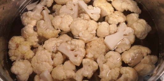 Маринованная цветная капуста с болгарским перцем и морковью