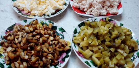 Мясной салат «Морковка»
