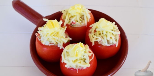 Помидоры, фаршированные грибами и крабовыми палочками