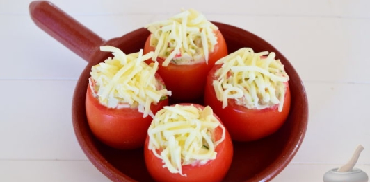 Помидоры, фаршированные грибами и крабовыми палочками